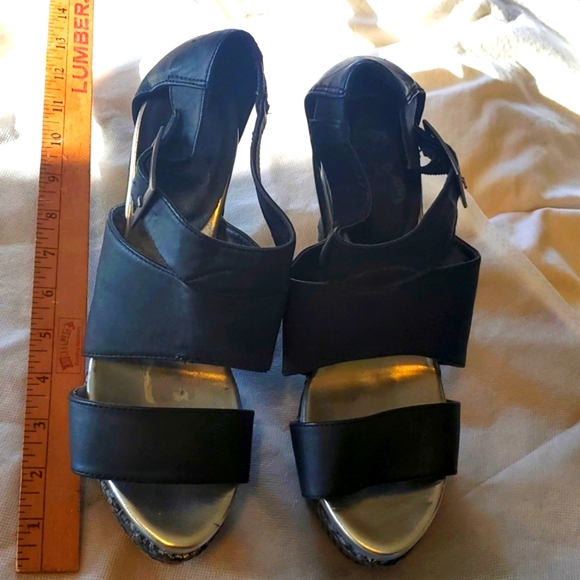 Black platform wedge heels sandals size 8.5 - Picture 4 of 5